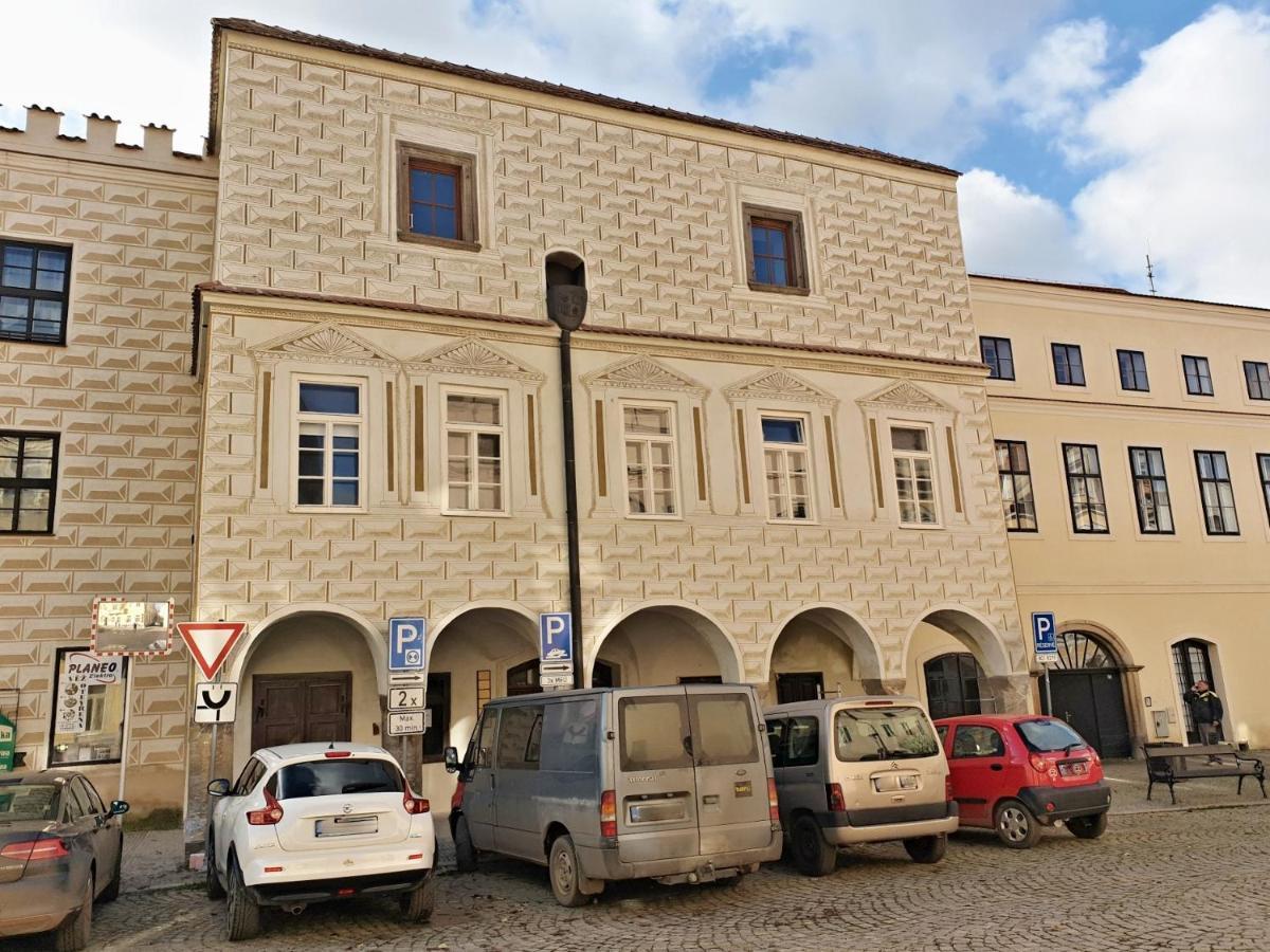 Na Trojmezi, Florian Apartment